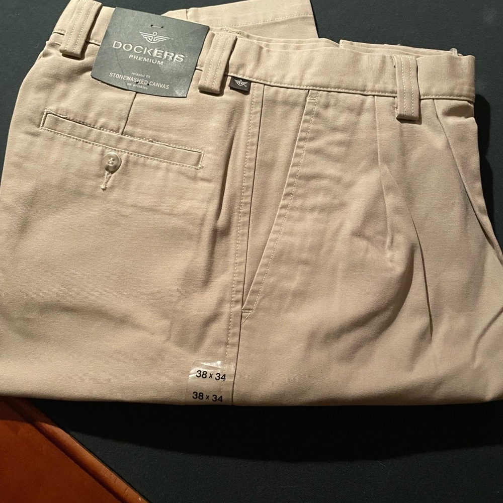 NWT Dockers Premium Stonewashed Canvas Chinos - Beige